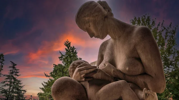 Milan anıtsal mezarlığı İtalya 2022