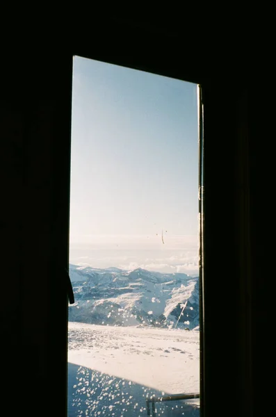 窓からの雪景色 — ストック写真