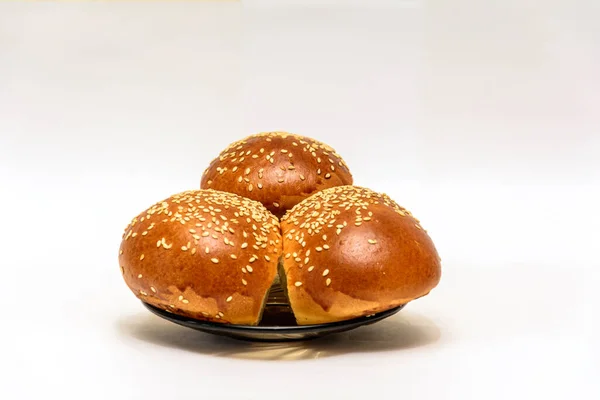 Bollos Salpicados Con Semillas Sésamo Productos Panadería Tres Bollos Los —  Fotos de Stock