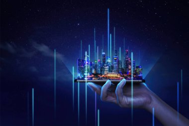 Modern şehir manzarası ve iletişim ağı konsepti. (Şeylerin interneti). ICT (Bilgi İletişim Teknolojisi). 5G mi? Akıllı şehir. Dijital dönüşüm. Singapur