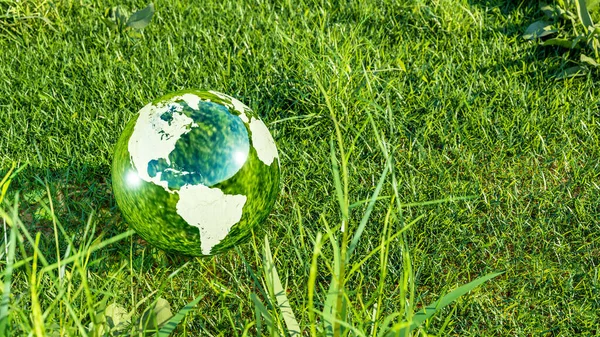 Milieubescherming Ecologie Kristallen Bol Van Wereld Concept Van Ecologie Bescherming — Stockfoto