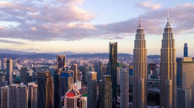 Kuala Lumpur / Malezya, 4 Ocak 2020: Kuala Lumpur şehir merkezi, Malezya. Finansal bölge ve Asya kentindeki iş merkezleri. 