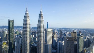 KUALA LUMPUR, MALAYSIA - 1 Şubat 2019: Petronas Kuleleri dahil Kuala Lumpur şehir manzarası