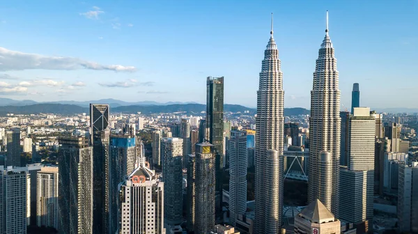KUALA LUMPUR, MALAYSIA - 1 Şubat 2019: Kuala lumpur gökdelenleri, Malezya 'nın başkenti. 