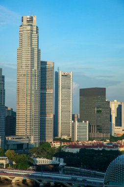 22 Mayıs 2009, Singapur - Güzel Singapur şehir manzaralı ticari bina.