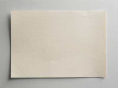 Beyaz arkaplandaki göz bakımı kağıdının izolasyonu