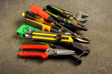 somut arka plana sahip araç grupları