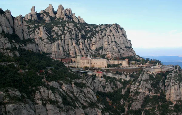 Widok Klasztor Montserrat Okoliczne Góry Panoramę Barcelony Katalonia Hiszpania — Zdjęcie stockowe