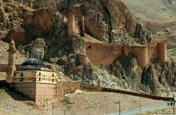 View Eski Bayezid Cami Mosque Doubayazit Kalesi Castle Backdrop Mountains — Stock Photo, Image