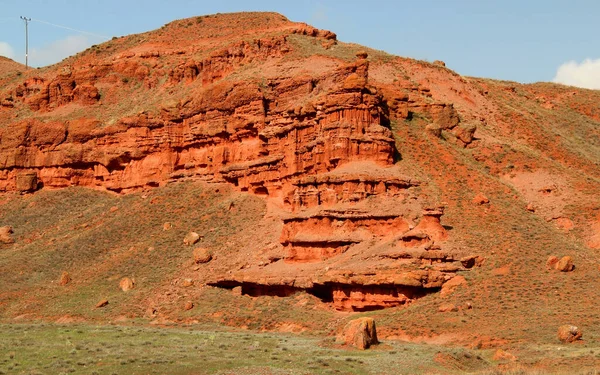 Paisagem Com Montanhas Vermelhas Narman Peribacalari Formado Devido Erosão Intemperismo — Fotografia de Stock