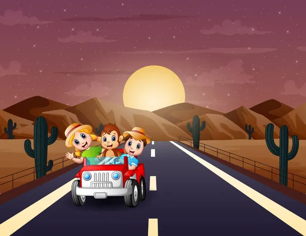 Boldog Gyerekek Autóval Sivatagi Úton — Stock Vector