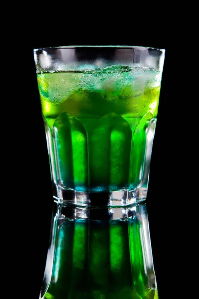 Cocktail Álcool Isolado Preto — Fotografia de Stock