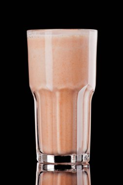 Siyah üzerine vitamin kokteyli.