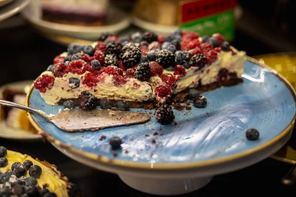 Slice Cheescake Berries Powder — Stock Photo, Image