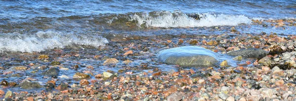 Fale Morza Bałtyckiego Archipelagu Finlandii Marcu — Zdjęcie stockowe