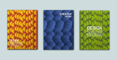 Poster tasarım temsilcisi, sarı, mavi ve turuncu desenli poster arkaplanı, poster demeti, üç poster.