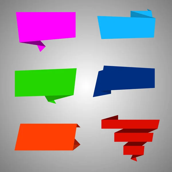 Kağıt origami kabarcıklar. Renk origami etiket kümesi. Düz konuşma balonu etiketleri, metin için yer ile beyaz izole topluluğu. Vektör etiket, etiket, etiket öğelerini tasarımınız için.