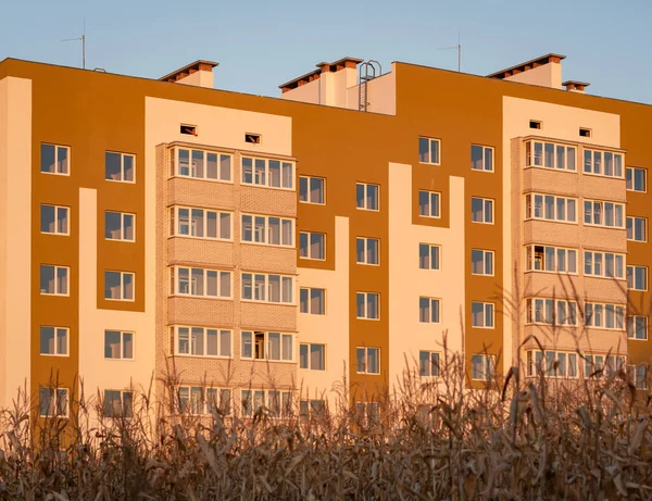 Nybyggd Europeisk Typ Condominium Lägenhetsbyggnad Utan Ägare Ännu Väntar Nya — Stockfoto