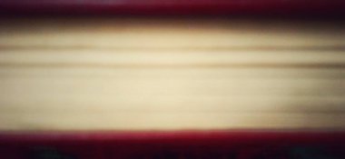 Arka planda loş bir arka plan olan eski kitabın odak kâğıdından. Kütüphane, ofis, kampüs ve okul bilgileri için özel ve ticari reklamlar için uygundur.