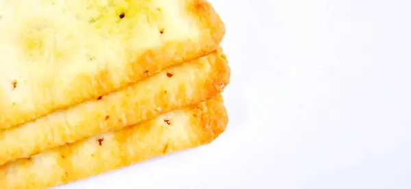Безцукрові Овочеві Здорові Шматочки Крекера Печива Сіро Білому Фоні Студії — стокове фото