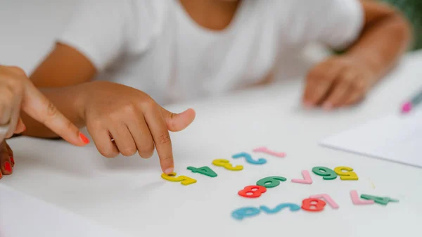 Preschooler Screening Test Boy Pointing Numbers Answering Questions — Stock Photo, Image