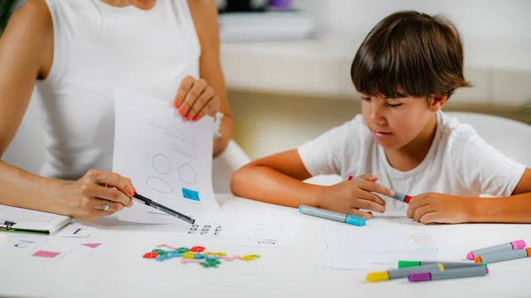 Child Coloring Shapes Preschool Assessment Test — Stock Photo, Image