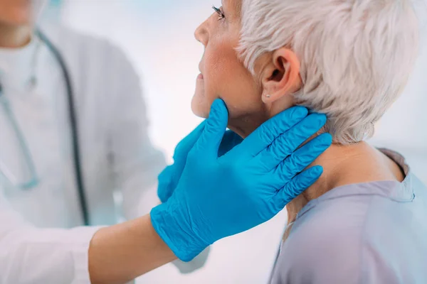 Endocrinology Doctor Examining Senior Woman Thyroid Gland Disease Symptoms — Stock Photo, Image