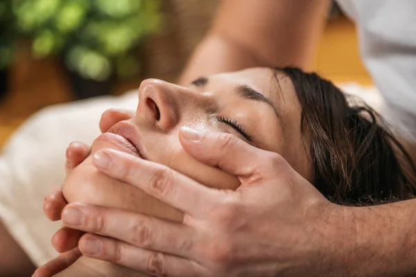 Massagem Facial Idade Tailandesa Técnicas Acupressão Massagem Tailandesa Tradicional — Fotografia de Stock