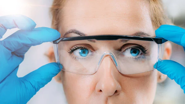 Veiligheidsapparatuur Voor Laboratoria Beschermende Brillen — Stockfoto