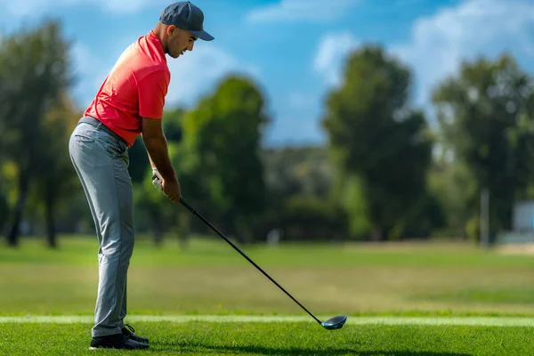 Golfer Preparing Hit Golf Ball Beautiful Day Golf Course — стокове фото