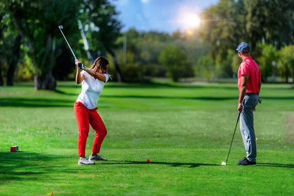 Golf Vacation Couples Playing Golf Beautiful Sunny Weather — Photo