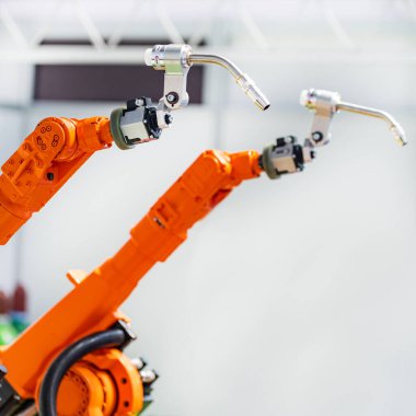 Çift robotik silahlar, kaynak sistemi, yeni teknoloji.