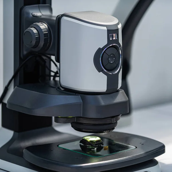 Microscopio Digital Full Alto Rendimiento —  Fotos de Stock