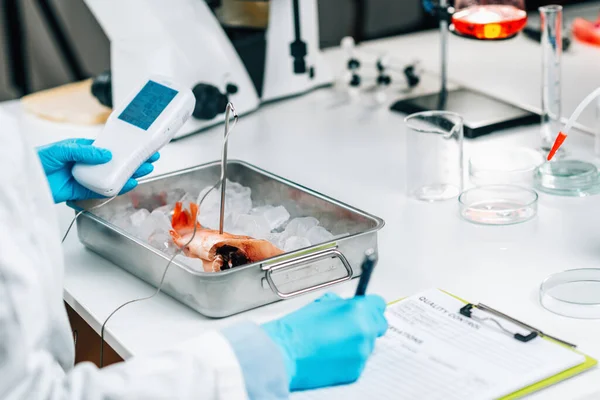 Food Quality Control Inspection Sea Fish Measuring Concentrations Heavy Metals — Stockfoto