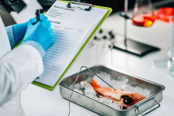 Fish Quality Control Food Safety Inspector Searching Presence Heavy Metals — Stock Photo, Image
