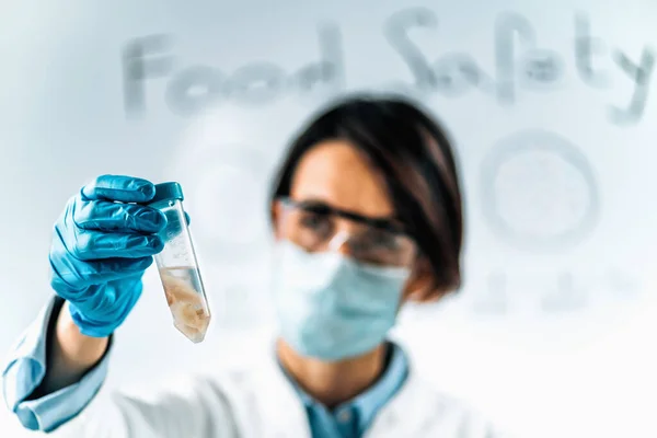 Food Quality Control Marine Fish Sensory Evaluation Quality Control Expert — Stock Photo, Image