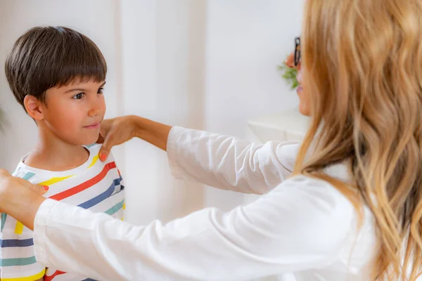 Children Physical Exam Checking Posture Spine Development — Zdjęcie stockowe