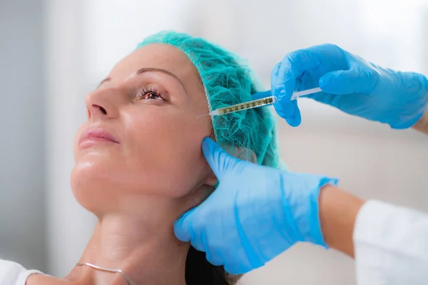 Prp Face Injection Mid Aged Woman Receives Platelet Rich Plasma — Foto Stock
