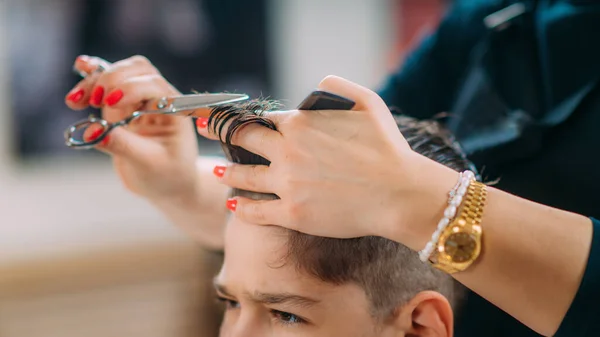 Hairdresser Cutting Boy Hair Hair Salon — Stok fotoğraf