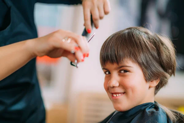 Child Hairdresser Salon Getting Haircut — Foto de Stock