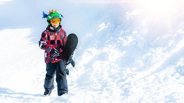 Boy Snowboard Mountain Winter Resort — Fotografia de Stock