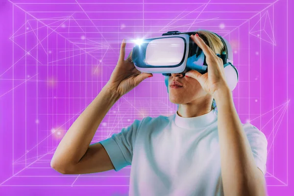 Metaverse Concept Vrouw Met Virtual Reality Headset — Stockfoto