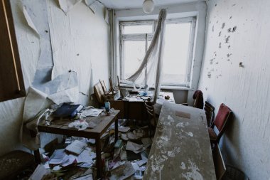 Shirokino 'nun ön cephesindeki bir okul yok edildi. Rusya ve Ukrayna arasındaki savaşın sonuçları.