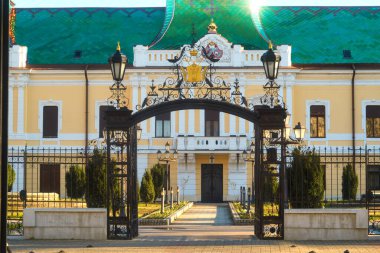 Sırbistan ile Romanya arasındaki sınırda yer alan güzel Balkan kenti Vrsac 'ın başlıca simgesi, Ortodoks Kilisesi Patrikliği' nin görkemli sarayı ve eski tarihi katedrali.