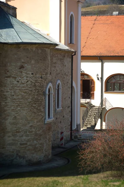 Monasterio Medieval Ortodoxo Montaña Fruka Gora Serbia Abierto Para Fiesta — Foto de Stock