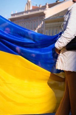 Sırbistan 'ın Novi Sad kentindeki Ukrayna' da Rusya 'nın askeri saldırısına karşı savaş karşıtı protesto. 