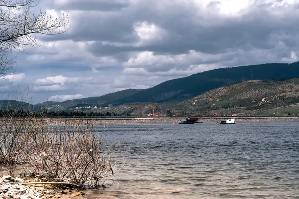 Belo Lago Montanha Artificial Zlatar Sérvia Ideal Para Pesca Natação — Fotografia de Stock