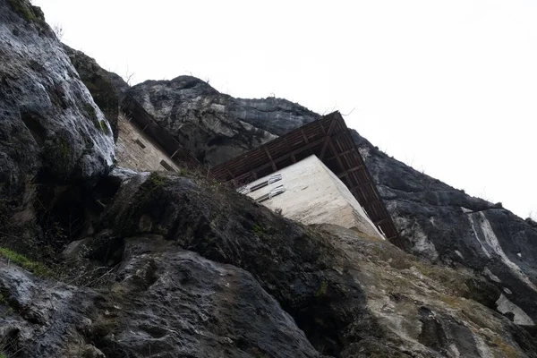 Außenansicht Der Bergburg Predjama Slowenien Predjamski Zamak — Stockfoto