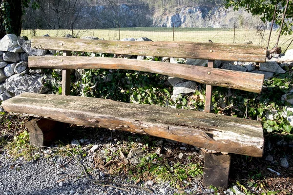 Antiguo Banco Madera Pueblo Medieval Kocjan Eslovenia Ofrece Una Maravillosa — Foto de Stock