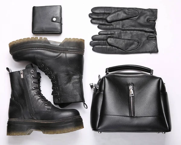 Flache Lagezusammensetzung Von Damenlederbekleidung Schuhen Und Accessoires Stiefel Tasche Handtasche — Stockfoto
